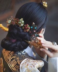 LOVE QUEEN ตำนานรักเหนือบัลลังก์